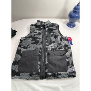 NWT MAN'S CHAMPION CAMO VEST SIZE SMALL - MSRP $75